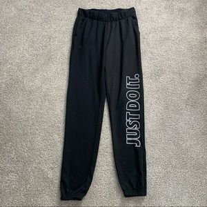 Nike women’s dri-fit “just do it” joggers, XS